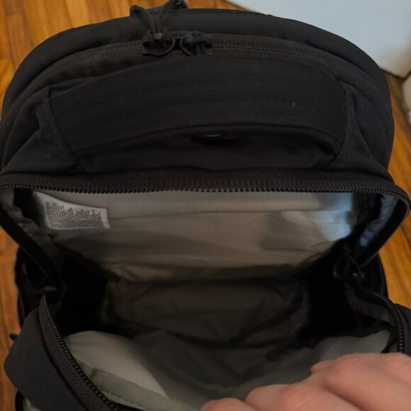 Black North Face Recon Backpack - Picture 4 of 5